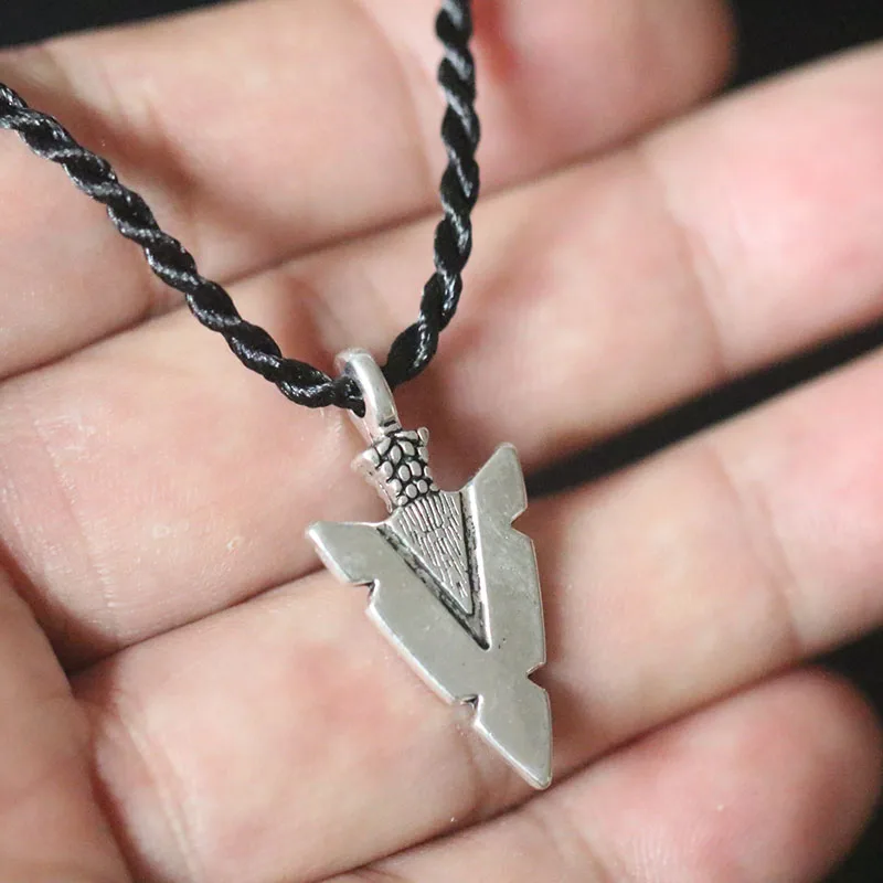 

Native American Arrow Head Pendant Necklace For Women Christmas Gifts Black Rope Chain Choker Collier Bijoux Vintage Silver