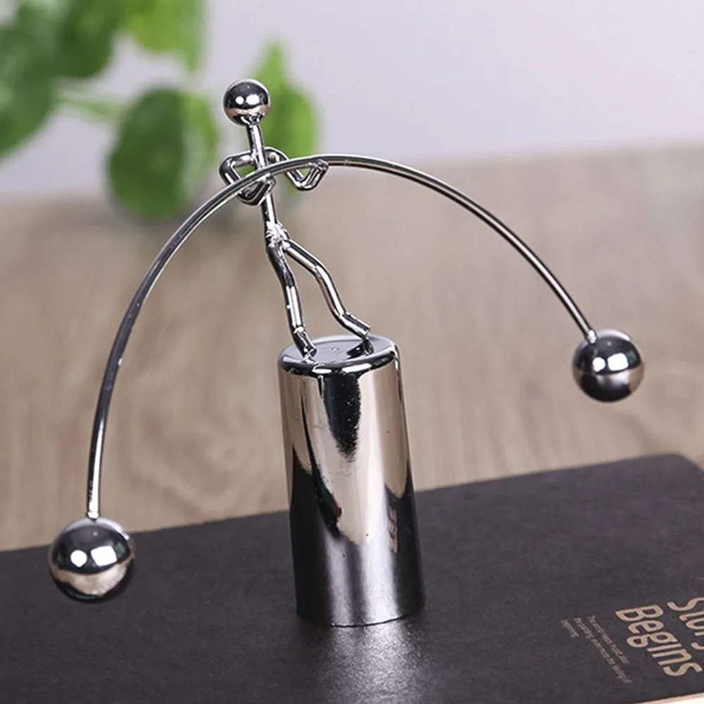 

Balance Ball Swing Weightlifting Small Iron Man Desktop Decoration Ornament Newton Billiards Small Iron Man Weightlifting Metal