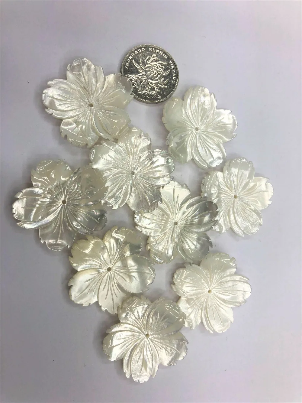 

4pcs/lot Mother of Pearl Shell Deep-sea Grapes beads Jewelry Making Beads Wedding Decoration Pendants Wholesale For DIY Necklace
