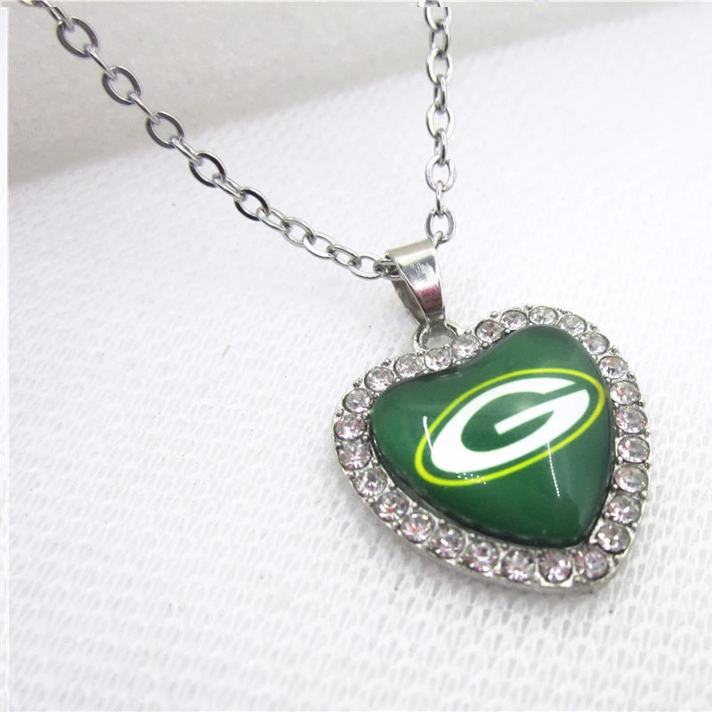 10pcs lot Charm Green Bay Packers Heart Necklace Pendant Jewelry With Chains Necklace DIY Jewelry Football