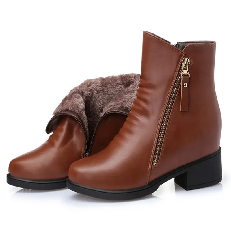 

Mommy Shoes Boots Winter middle aged and old women 's cotton leather velvet short tube boots women' s boots with the middle