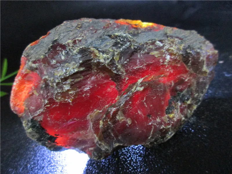 

Natural Red Blood Amber Minerals Stones Perot Blood Crystal Rock Specimens Mellite Noneystone Processing of Raw Material