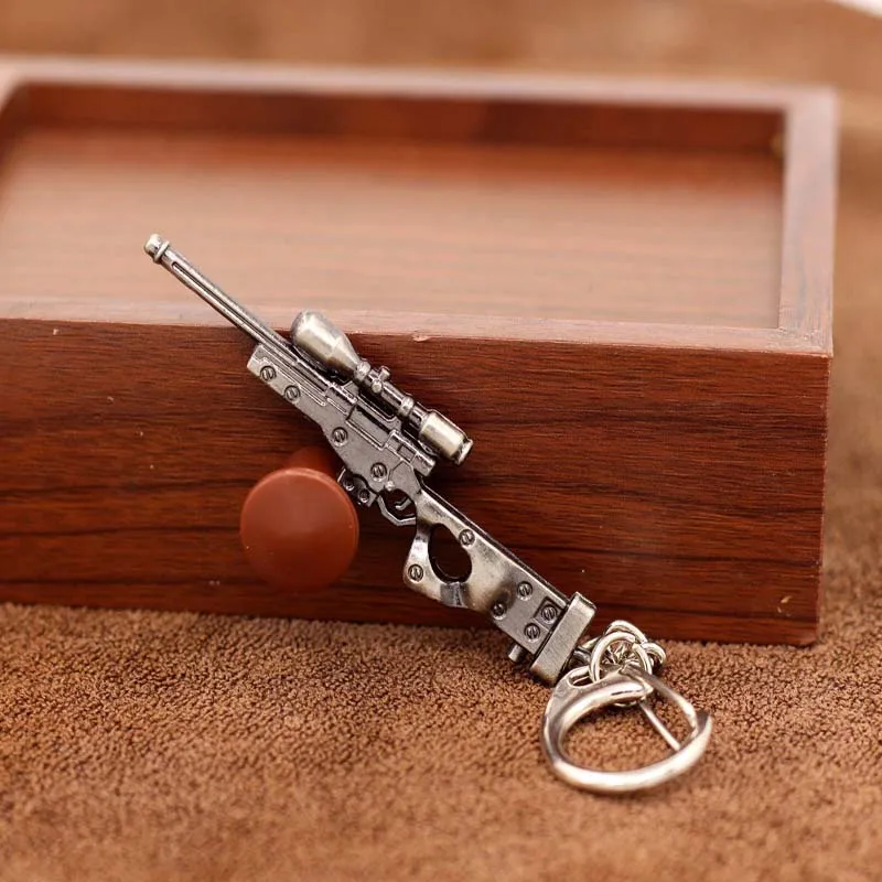 10 Style Guns Weapon Keychain Retro Mini AUG AK47 Rifle Revolver Tank Gun Metal Key Chain For Unisex Cool Gifts Fashion Jewelry