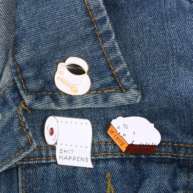

Cute Jewelry Fat Cat Box Round Toilet Paper Coffee Cup Enamel Pins Women Kawaii Brooches Denim Leather Coat kilt Bag Accessories