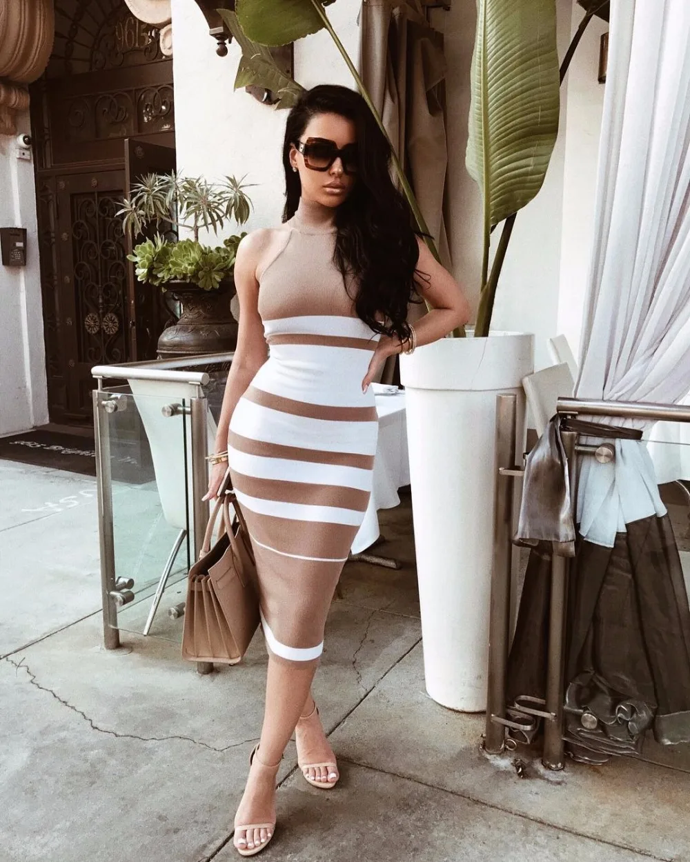 vestido de festa listrado preto e branco