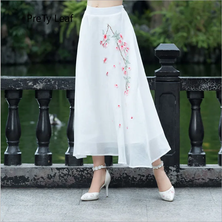 

2018 Summer New Ethnic Wind Embroidered Skirt