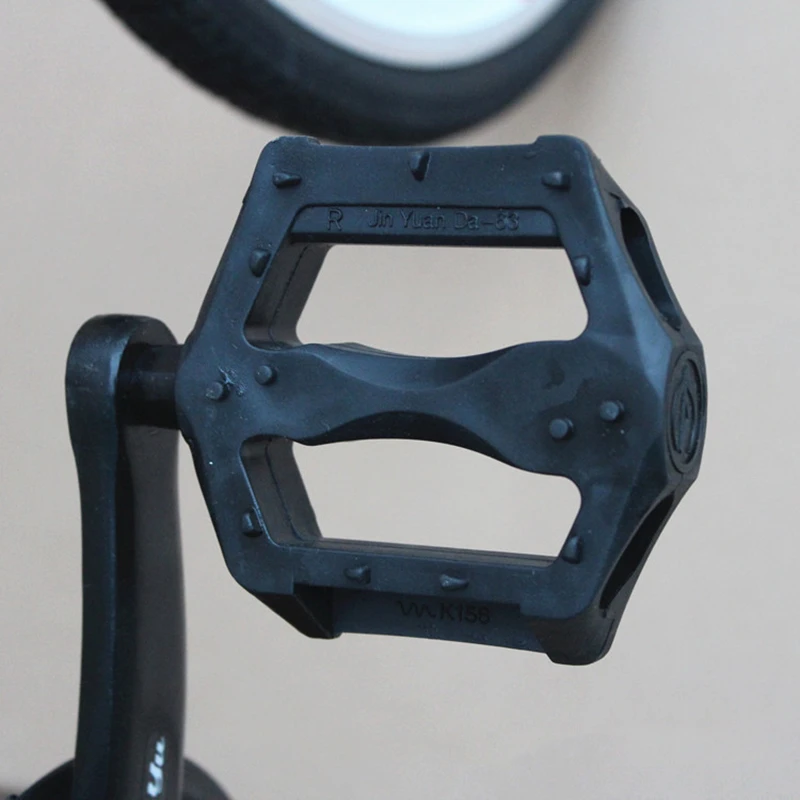 A Pair Of Universal Bicycle Pedals Reinforced Plastic Bike Pedals Slip Resistant Wear resistant