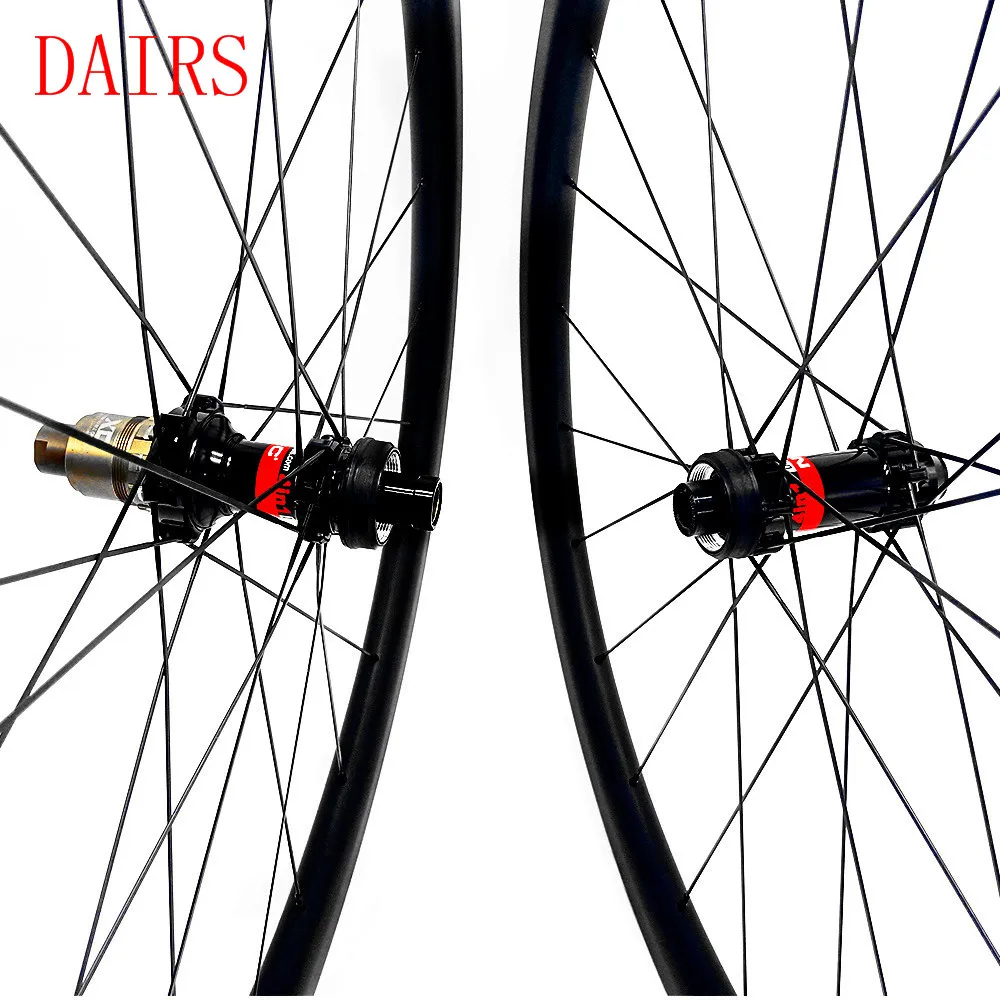 Карбоновые колеса 1520g 700c clincher 44 мм бескамерные NOVATEC 100x12 142x12 центральный замок XD