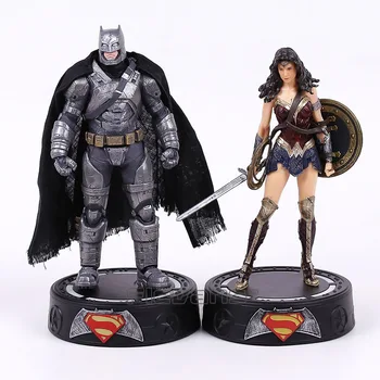 

Batman / Wonder Woman Statue with Light Figure Collectible Model Toy