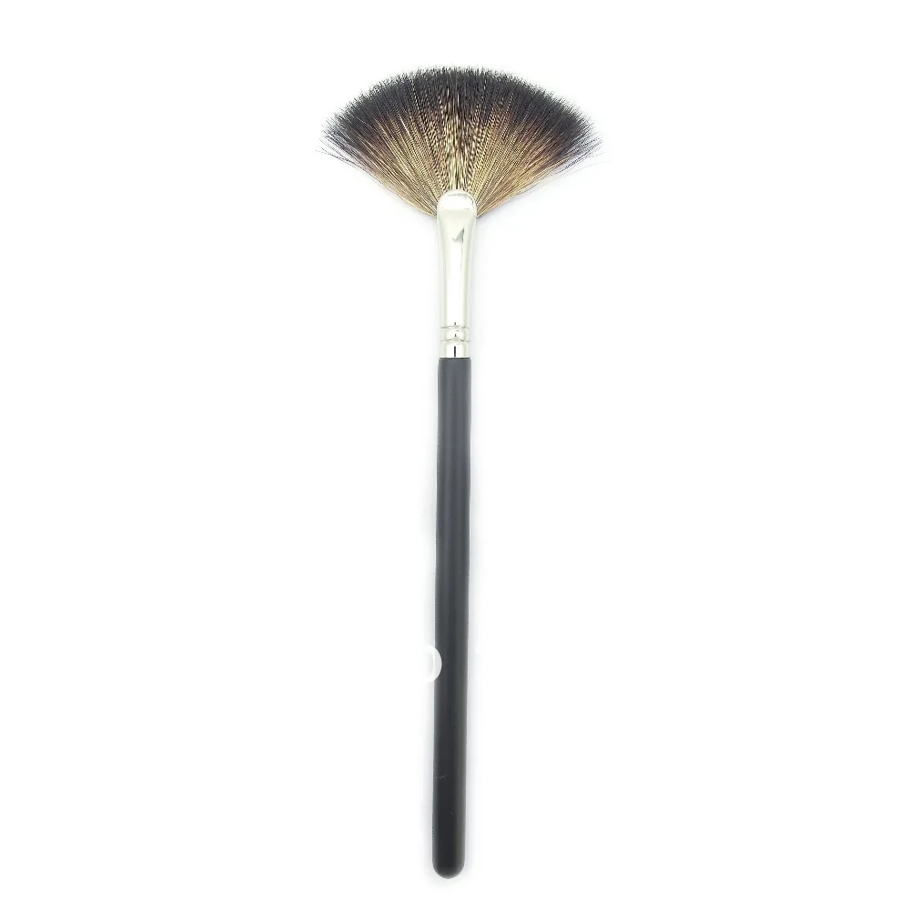 

L135- Small Fan brush high quality make up brush