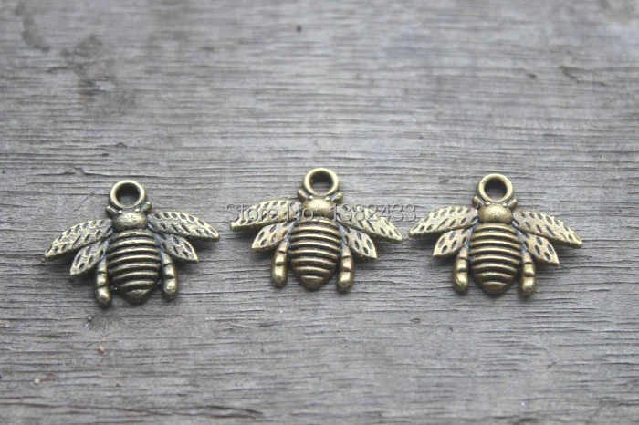 

35pcs--Bee charms,Antique bronze Lovely Bee Honeybee Charm Pendant 16x21mm