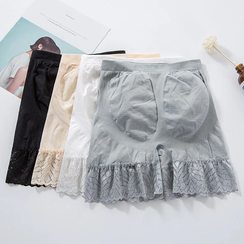 

2019 Spring and Summer New Lace Safety Short Pants Large Size 4 Colors Under Skirts Seamless Modal Lace Ladies Underwear AA983