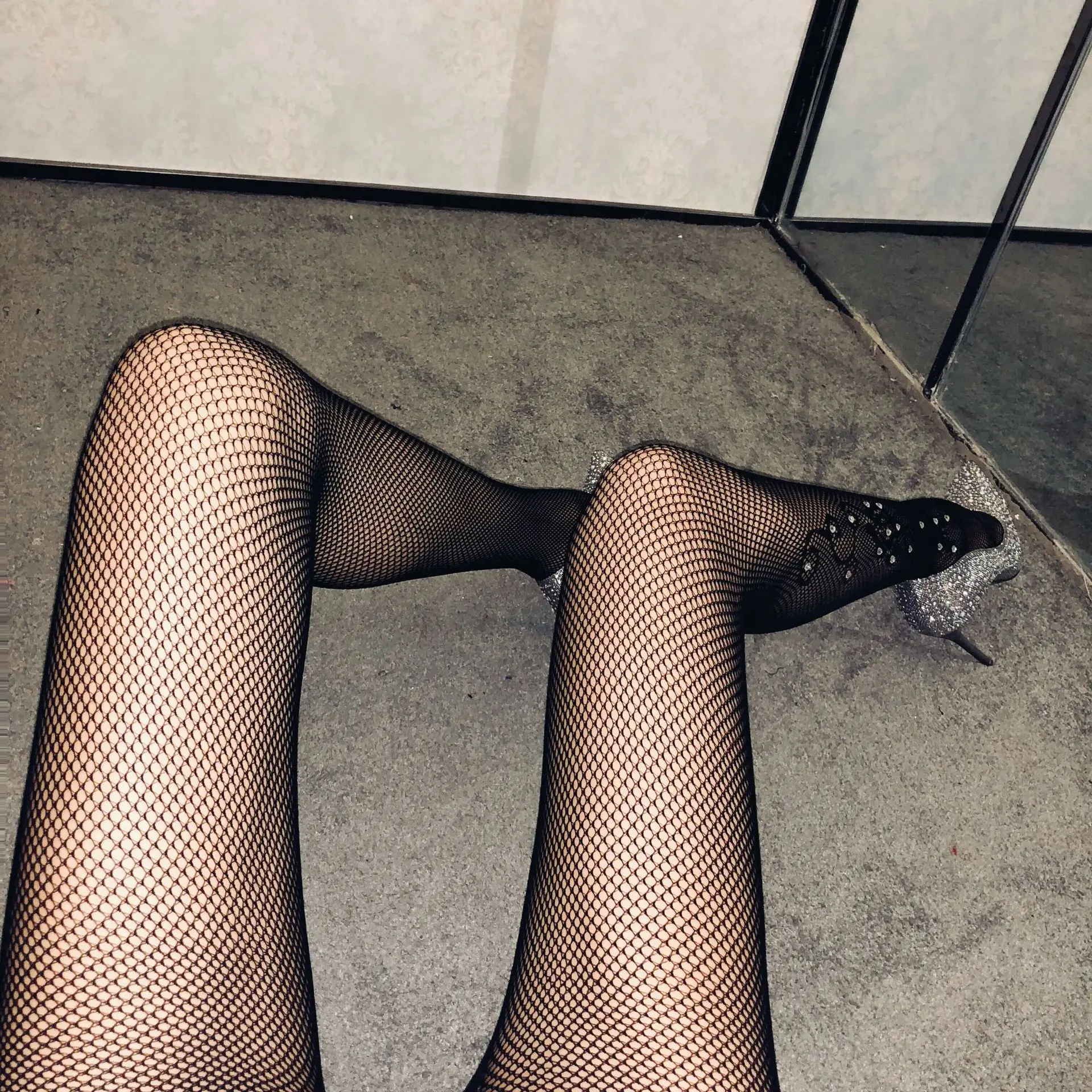 колготки в сетку фетиш. стопы в сетчатых колготках. ножки в сеточку. женские ступни в сетке. женские ступни в сетчатых колготках.