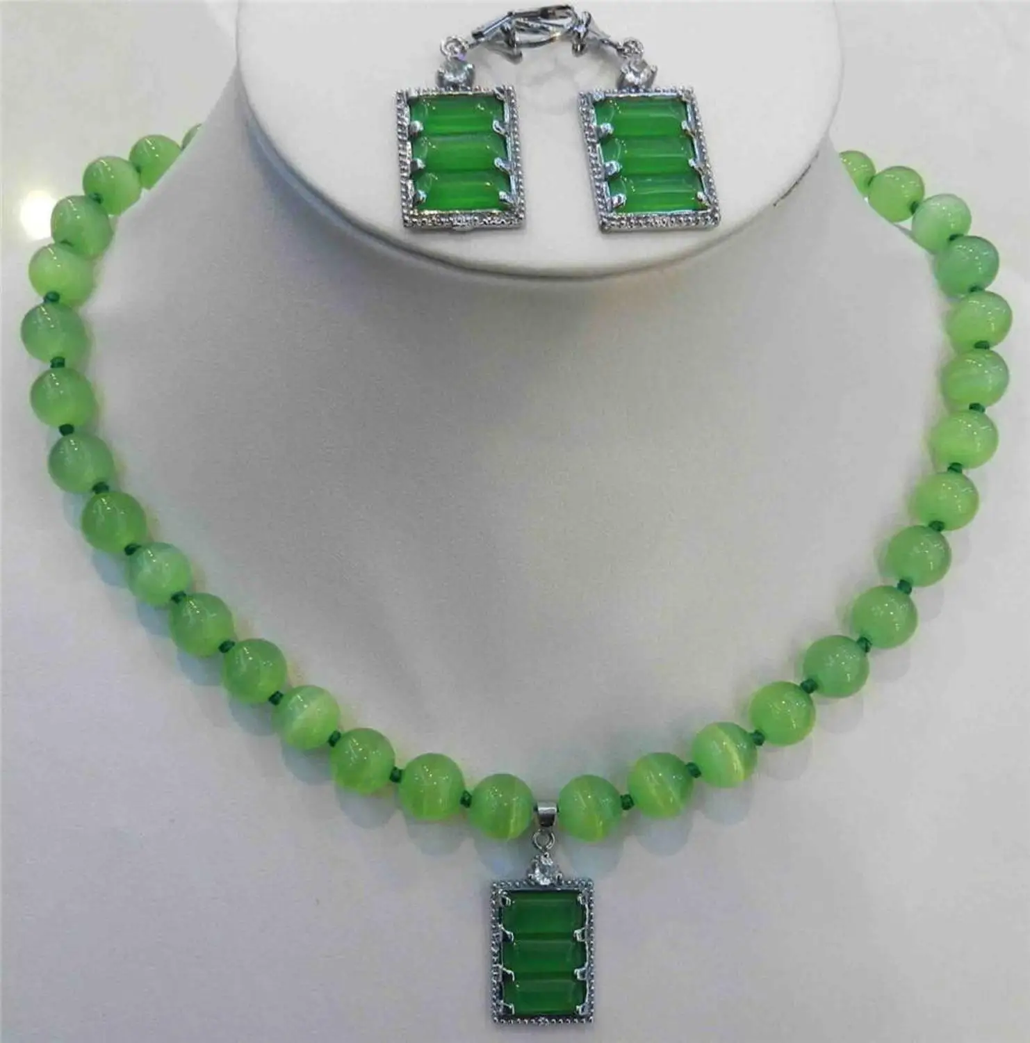 

Beautiful Green Mexican Opal Round Beads Gems Pendant Necklace Earring Set 18