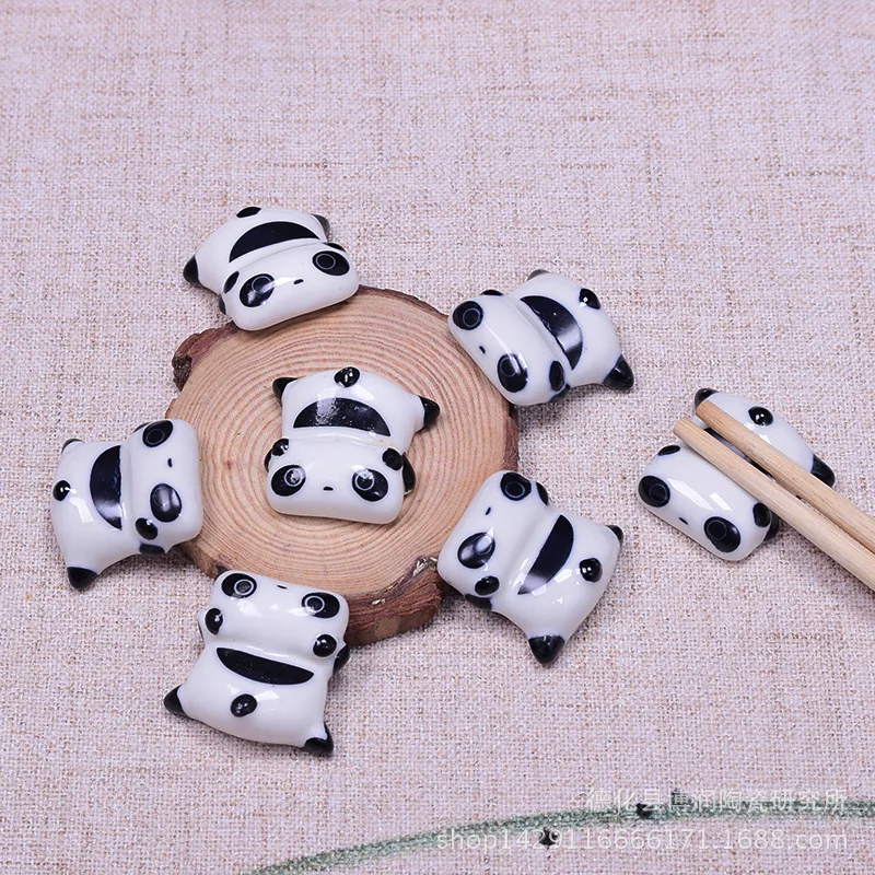 

1 Pcs Creative Personality Stupid Bear Chopsticks Stick Stand Cartoon Animal Pen Placed at Home Small Pendulum Ceramic