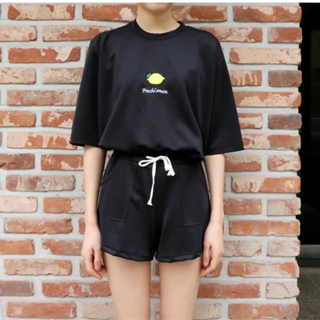 HziriP 2018 Summer Women’s Tracksuit Fruit Embroidery 2 Piece Set Woman Suits Short Sleeve T-shirt Tops + Shorts Pants Outfit