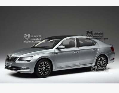 масштабные модели машин skoda octavia 1:18 масштабные модели машин skoda octavia 1:18