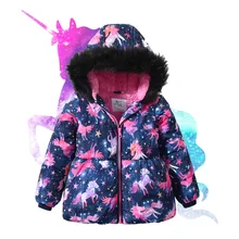 Зимние пальто для маленьких девочек; водонепроницаемая куртка с меховым капюшоном и воротником; коллекция года; детская одежда; теплая верхняя одежда из плотного флиса; детские парки