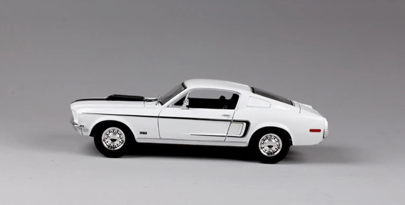 1/18 Ford Mustang GT 1966 мышечная машина Синий/Белый цинковый сплав модель автомобиля литая под давлением для коллекции мальчиков Игрушки Подарки