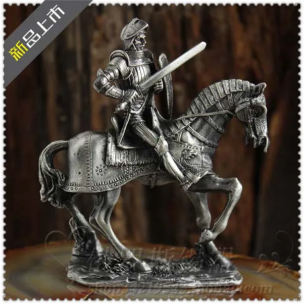 

Medieval European Knights tin samurai warrior doll cavalry soldier soldier tin ornaments