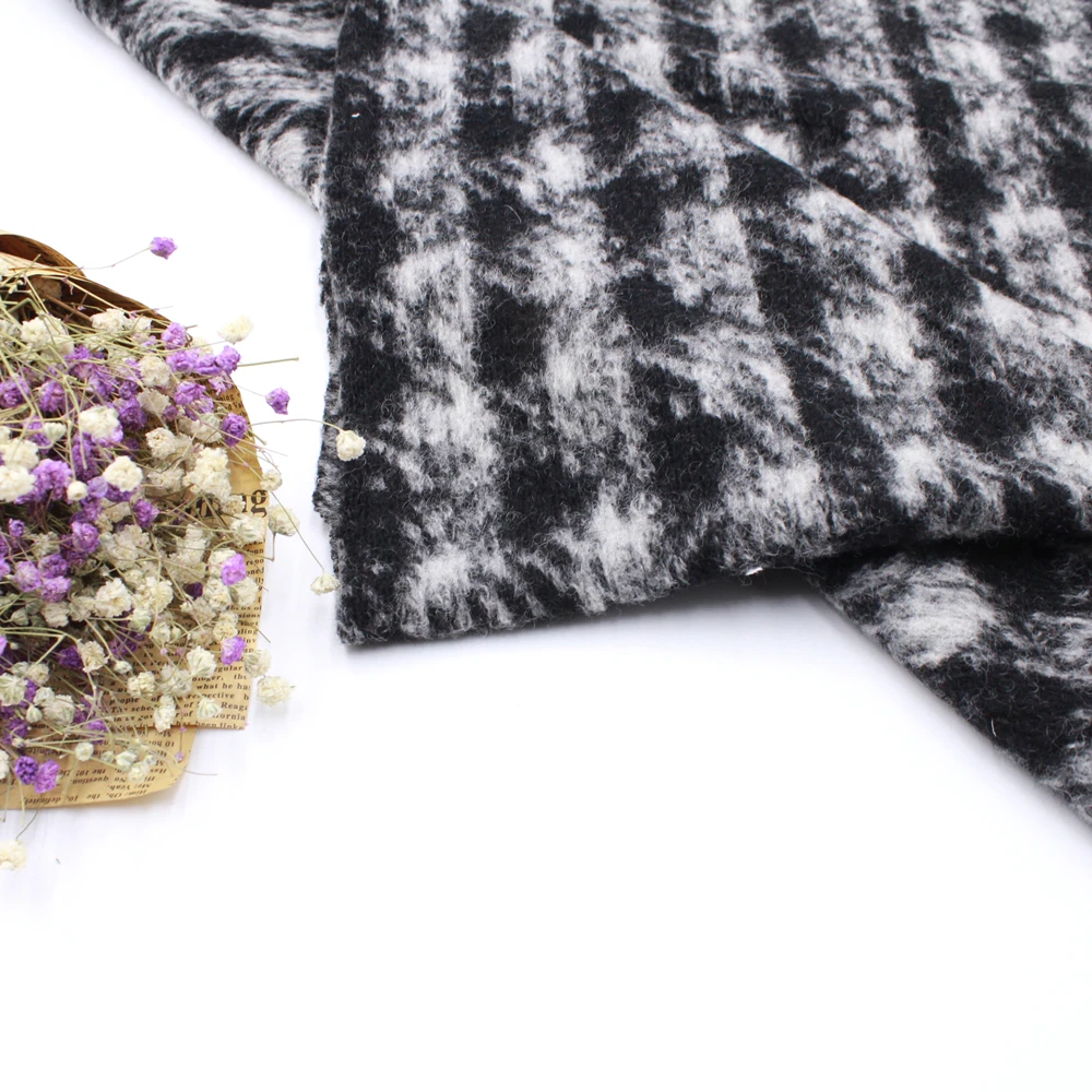 

YLSX Autumn and Winter Black and White Fleece Stretch Fabric Handmade Short Skirt Sweater DIY Woollen Fabric 140cmx50cm