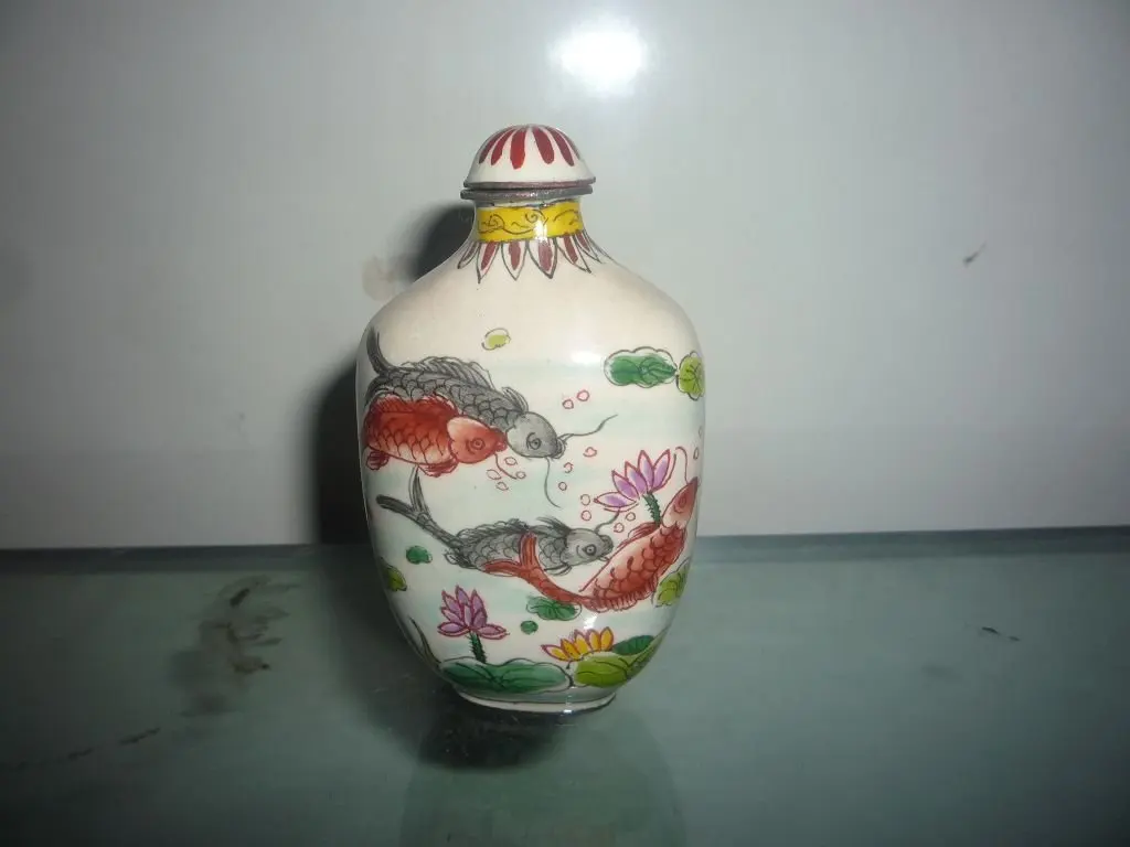 

Collectable old Porcelain snuff bottle,good Painting ,with Mark,free shipping