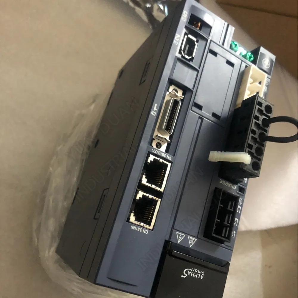 750 Вт Новый и оригинальный японский бренд 1PH 3PH AC 220 В Серводвигатель RYH751F5-VV2 для