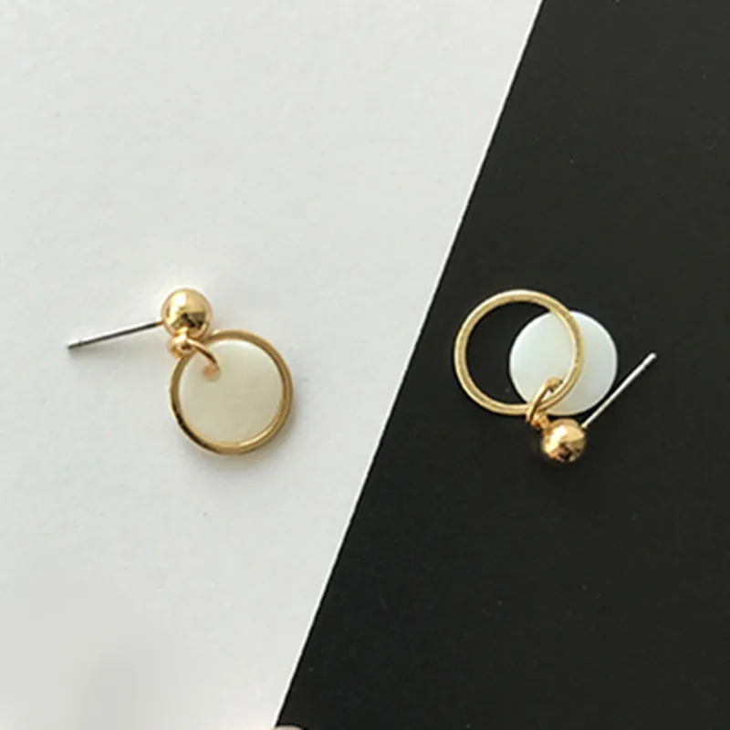 Simple European new fashion geometric earring circular shells golden