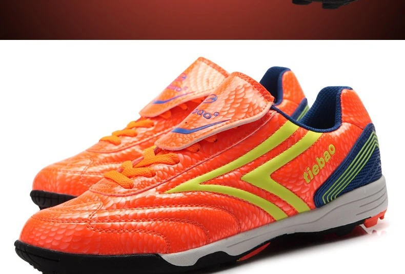 Sapatos de futebol