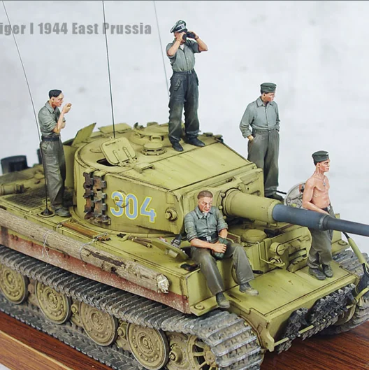 1:35 немецких солдат в танках Второй мировой войны