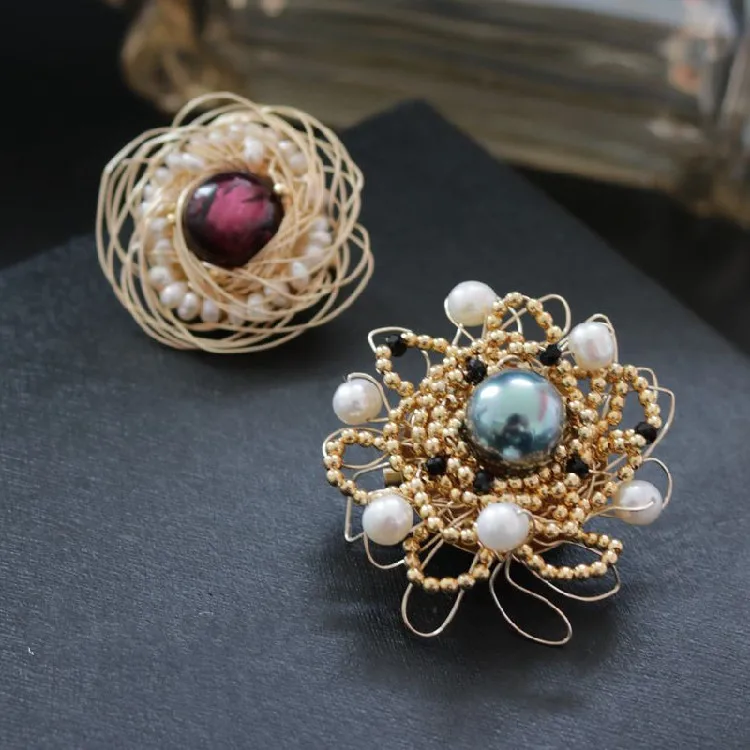round pearl brooch (9)