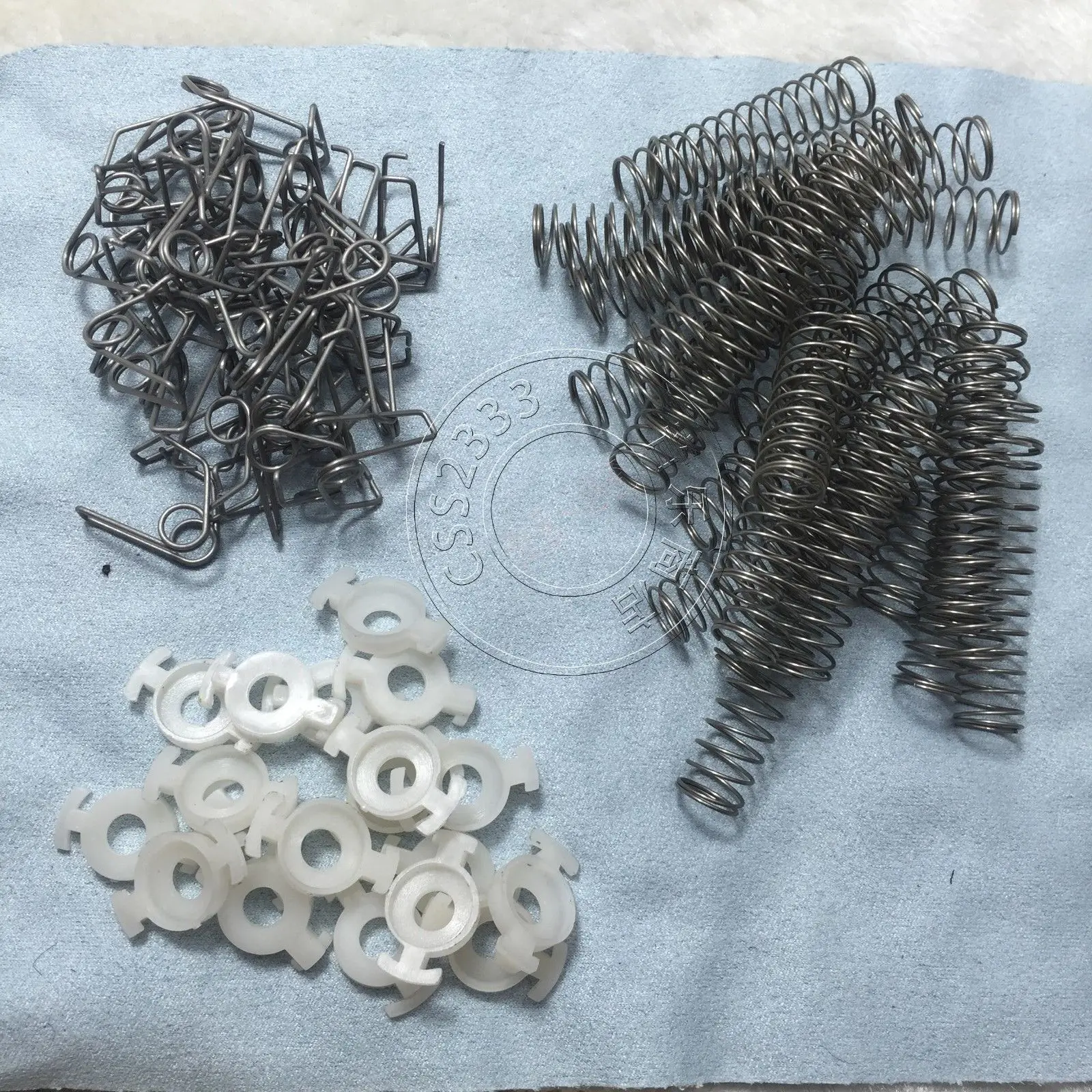 

30 pcs trumpet repairing part springs+30 pcs water key+30 pcs trumpet valve