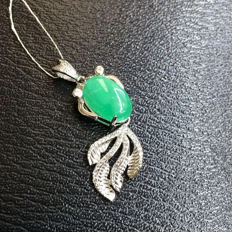 

2017 Qi Xuan_Fashion Jewelry_Colombian Green Stone Goldfish Necklaces_925 Solid Silver Pendant Necklaces_Factory Directly Sales