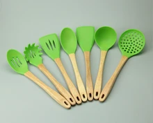7 Stücke Set Holzgriff Silikon Kochwerkzeugsatz Warmfestigkeit Umweltschutz Küche Tools Set Freies Verschiffen