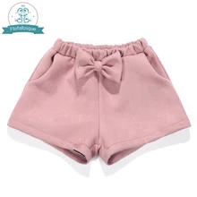 Шорты для маленьких девочек; коллекция года; сезон осень-зима; свободные замшевые короткие штаны с эластичной резинкой на талии; модные розовые шорты с бантом для маленьких девочек; одежда для детей