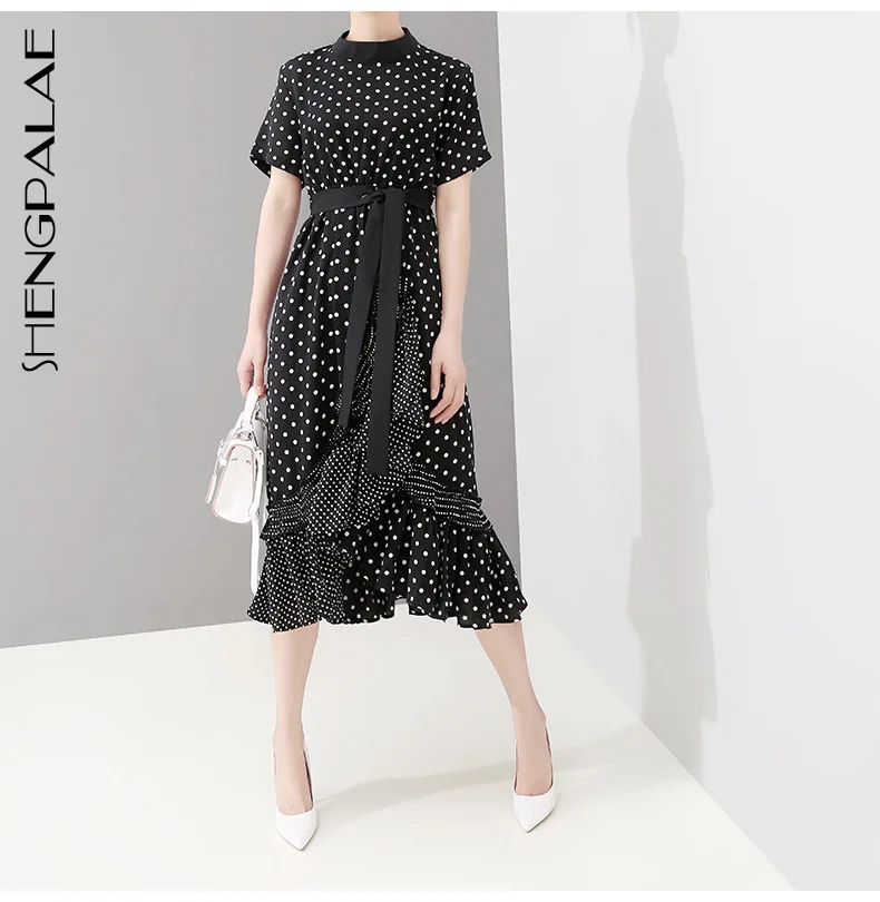 

SHENGPALAE 2019 New Spring Summer Round Neck Short Sleeve Black Dot Printed Ruffles Stitch Irregular Dress Women Fashion JU842