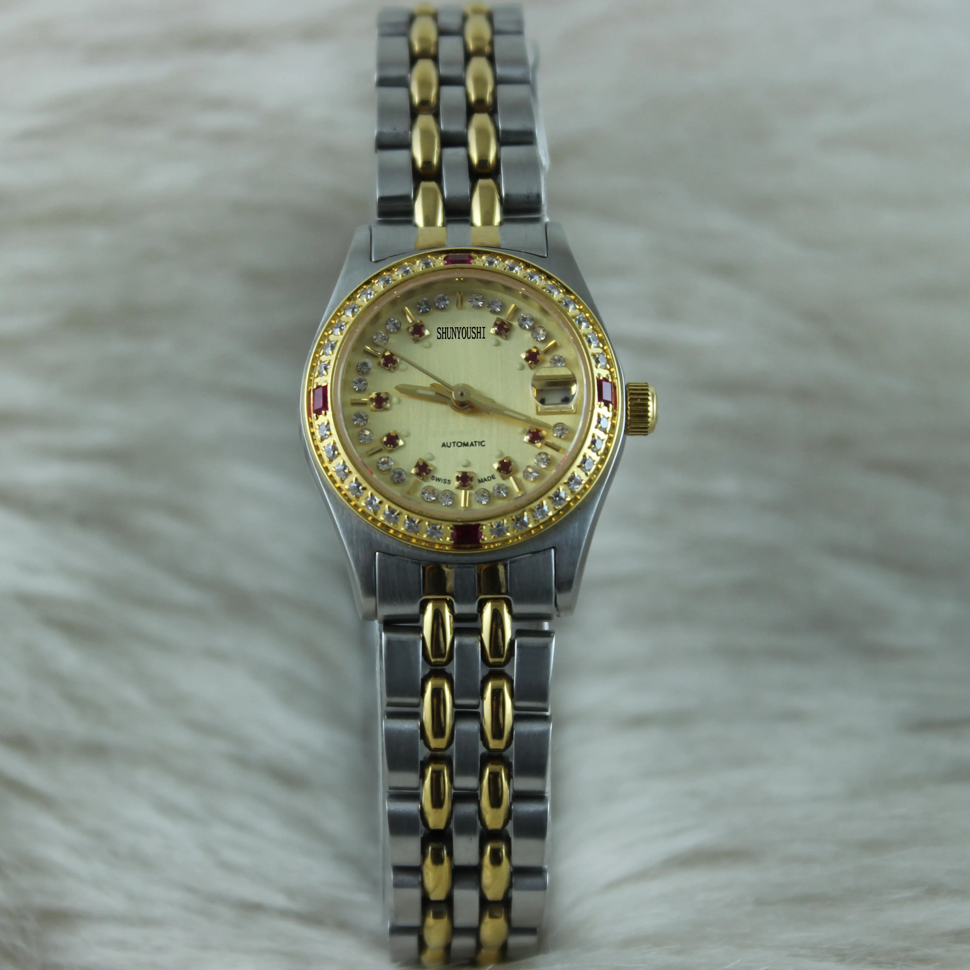 

WG06437 Women's Watches Top Brand Runway Luxury European Design Quartz Wristwatches