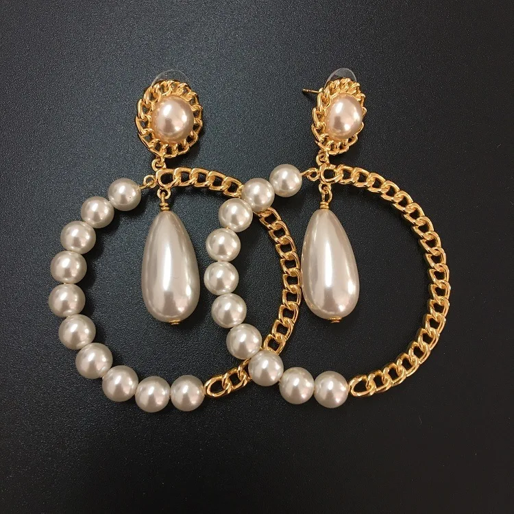 

New European and American wind Incense high-grade pearl circle earrings exaggerated design fashion personality earring Earrings