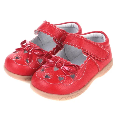 Летние детские сандалии из натуральной кожи; открытые дышащие детские сандалии на плоской подошве для девочек; обувь принцессы с узором в виде сердца для девочек - Цвет: Red