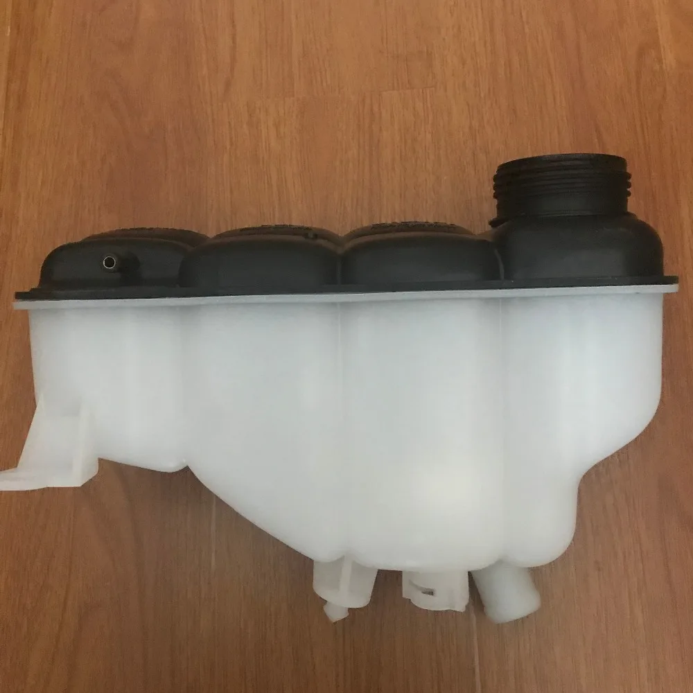 Radiator Coolant Reservoir Overflow Expansion Tank For Mercedes W202 W208 C36 C43 C280in Valves