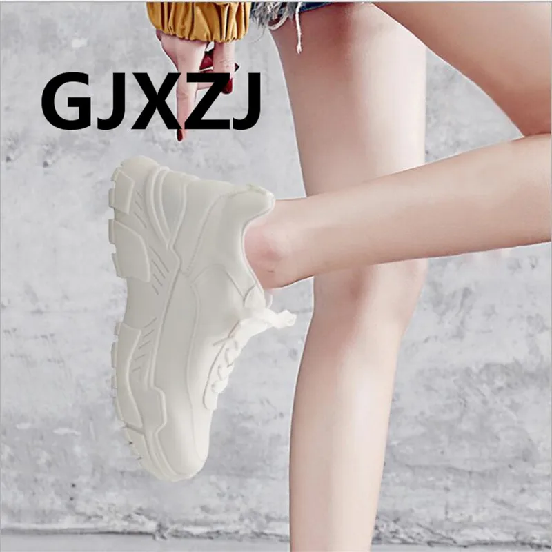 

Outdoor soft bottom breathable comfort casual spring and summer old simple casual thick bottom increased comfort shoes