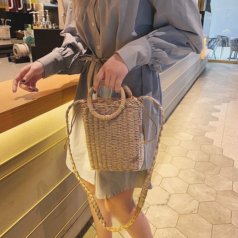 Новейшая Горячая Летняя Дамская Плетеная соломенная сумка ручной работы из ротанга с кольцом пляжные сумки через плечо квадратные сумки