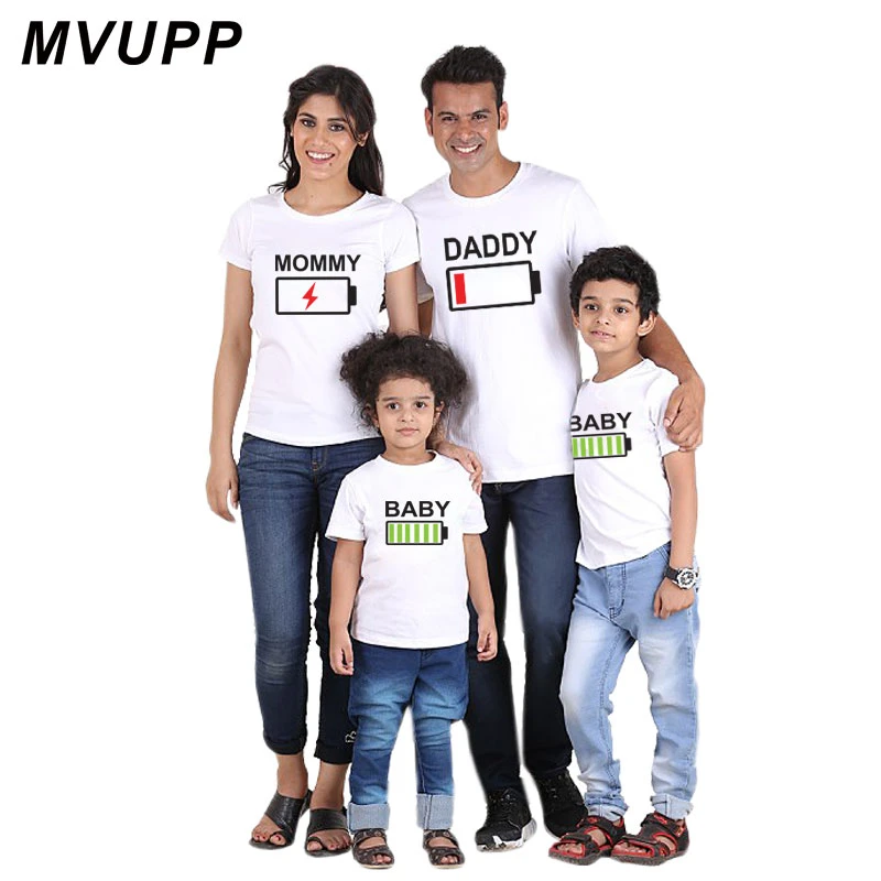 Conjuntos a juego de aspecto familiar para madre, hija, padre e hijo, camiseta para mamá yo, ropa para Bebé y Niño, ropa para papá mamá con batería, vestido|family matching