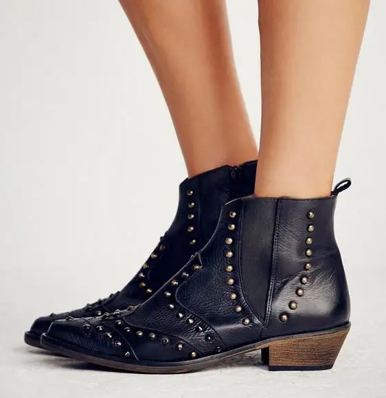 

2016 Autumn Winter Women Ankle Boots Pointed Toe Western style Leather Boots Personalized Rivets Splice Ladies Boots with Studs