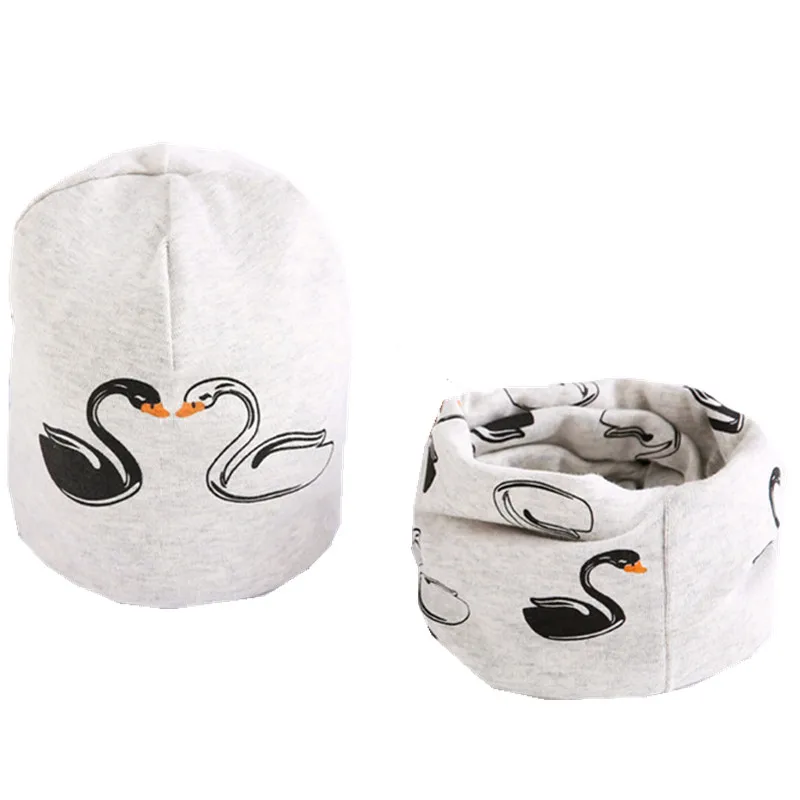 gray swan hat scarf Новые Хлопковые плюшевые шапки для девочек с шарфом Фрукты Сова-овца Звезды Львиная шапочка для мальчиков Детская шапка с шарфом и воротником Комплект хлопчатобумажной шапки для детей - Цвет: gray swan hat scarf
