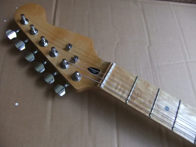 Wholesale New Fdr Str Electric Guitar 3 Pickups In Wine(Brown)100831