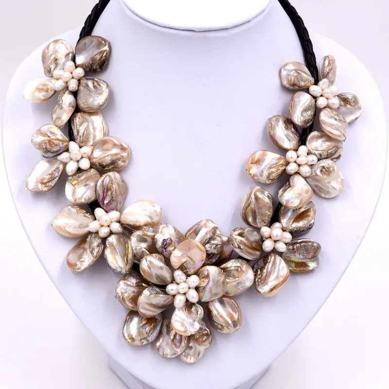 

Fashion Mop jewelry white baroque mother of pearl shell flower necklace 16" ()