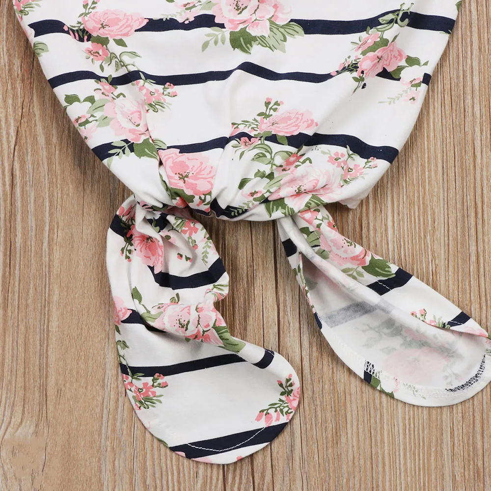 Одежда для новорожденных Одежда для маленьких девочек с аппликацией в виде цветка Повседневное пижамы цветочные спальный мешок комбинезон повязка на голову, одежда из 2 предметов опора