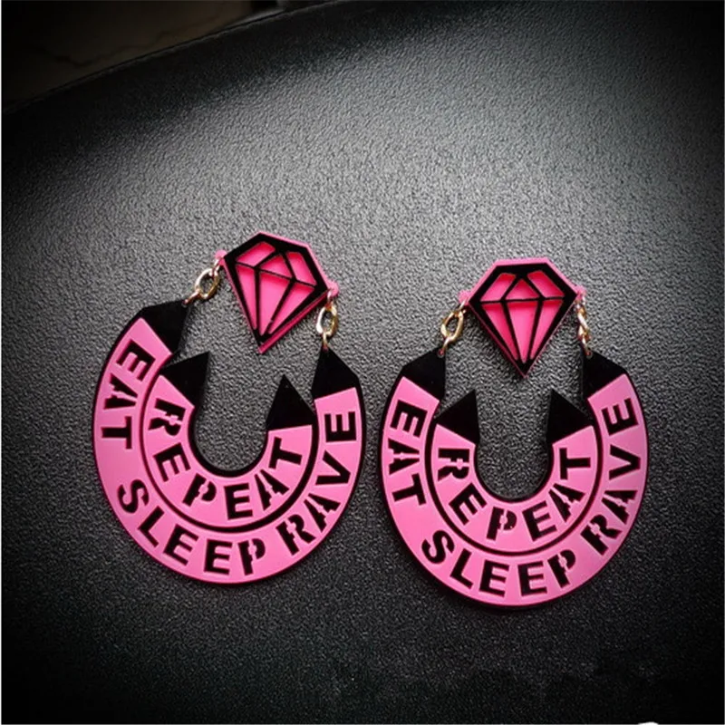 

Exaggerated Fashion Hot Pink Acrylic Drop Earrings Fabulous English Letter Fun Earrings Peach Heart Glitter Powder Big Earrings