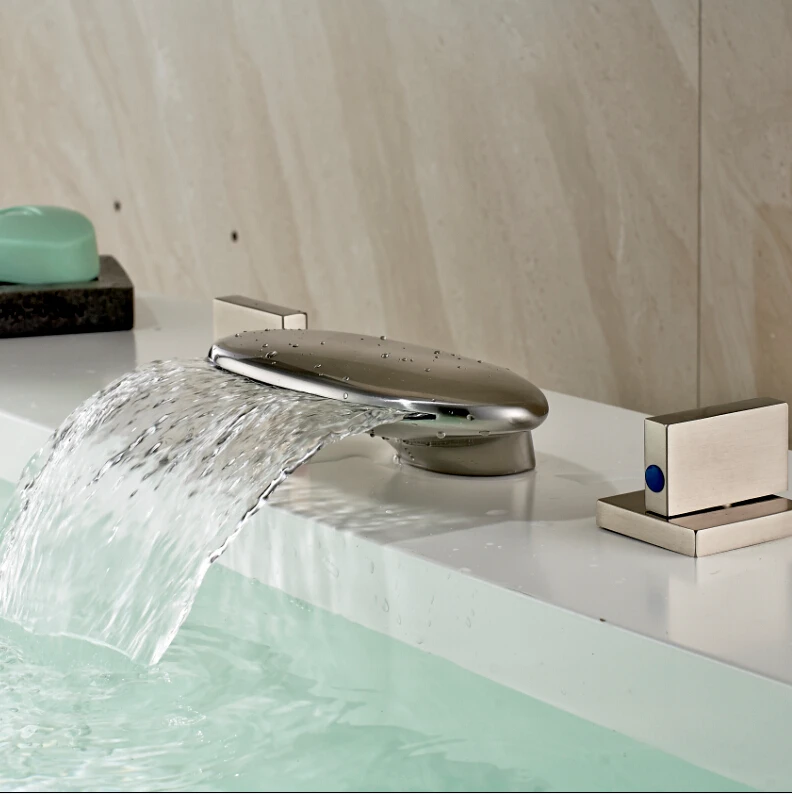 Luxury 3pcs Bathroom Waterfall LED 3 Colors Basin Mixer Faucet Waterfall Deck Mounted LED Basin Sink